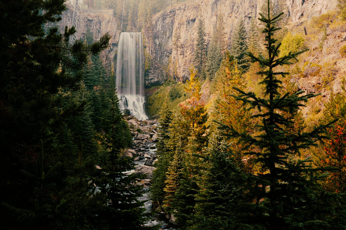 The 8 Best Fall Hikes in the Pacific Northwest for Peak Fall Color